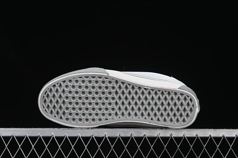 All categories Vans Vans series Vans Low Vans low-top Vans Knu Skool Vans low-top retro casual fat bread shoes VN0009QCBUH